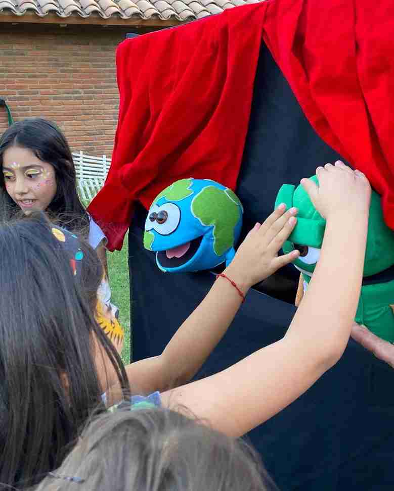 Cuentacuentos con títeres para niños